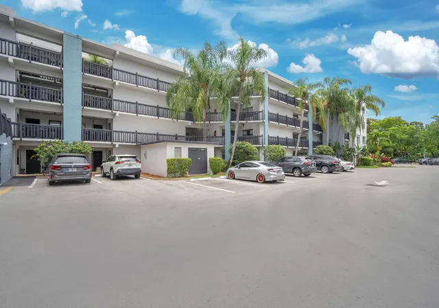 Photo 2 of Condo for sale at 1021 Mockingbird Ln #303, Plantation, FL 33324 | MLS# B26043404 | Listing updated on 2026-09-15