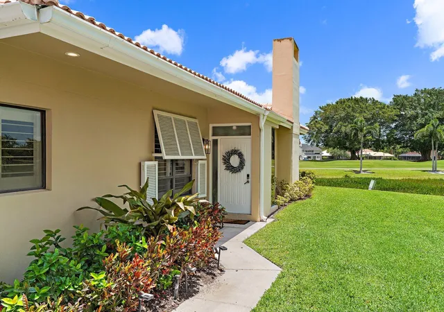 Photo 2 of Single family home for sale at 261 Old Meadow Way, Palm Beach Gardens, FL 33418 | MLS# B26043524 | Listing updated on 2026-09-16