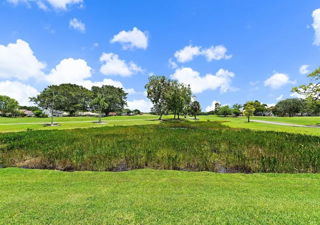 Photo 3 of House for sale at 261 Old Meadow Way, Palm Beach Gardens, FL 33418 | MLS# B26043524 | Listing updated on 2026-09-16