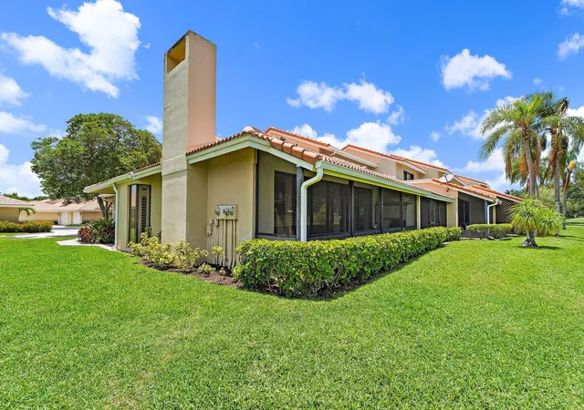 Photo 4 of House for sale at 261 Old Meadow Way, Palm Beach Gardens, FL 33418 | MLS# B26043524 | Listing updated on 2026-09-16