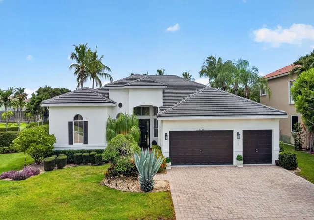 Photo 1 of Sale Pending at 6733 Finamore Cir, Lake Worth, FL 33467 | MLS# B26043617 | Listing updated on 2026-09-15