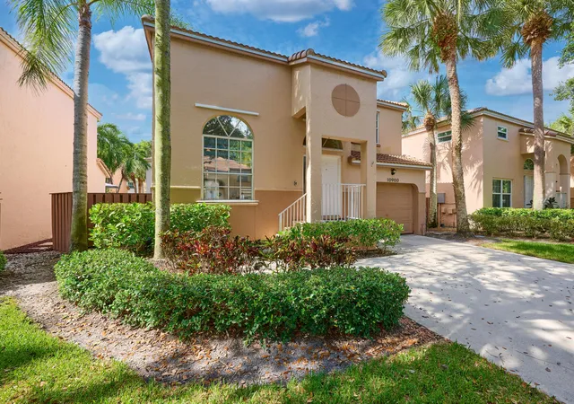 Photo 3 of Single family home for sale at 10900 Nw 12th Drive, Plantation, FL 33322 | MLS# B26043669 | Listing updated on 2026-09-13