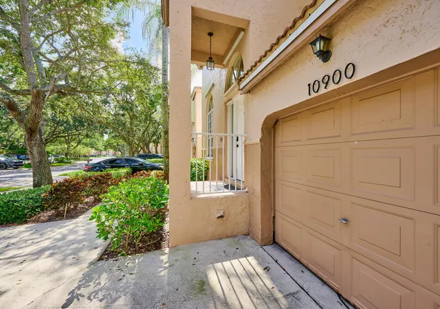 Photo 3 of Single family home for sale at 10900 NW 12th Drive, Plantation, FL 33322 | MLS# B26043669 | Listing updated on 2026-09-13