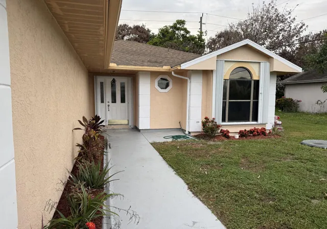 Photo 4 of Single family home for sale at 3053 SE Wake Rd, Port Saint Lucie, FL 34984 | MLS# B26043969 | Listing updated on 2026-09-15