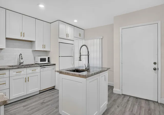 Photo 2 of Single family home for sale at 20846 Vinesta Cir, Boca Raton, FL 33433 | MLS# B26044238 | Listing updated on 2026-09-15