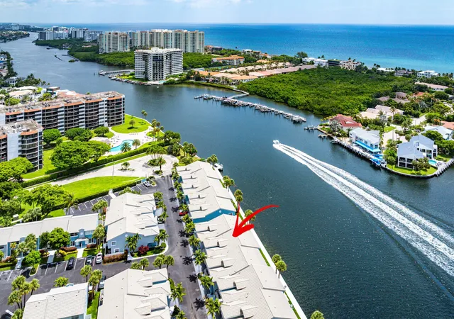 Photo 1 of Townhouse for sale at 900 Jeffery St, Boca Raton, FL 33487 | MLS# B26044305 | Listing updated on 2026-09-14
