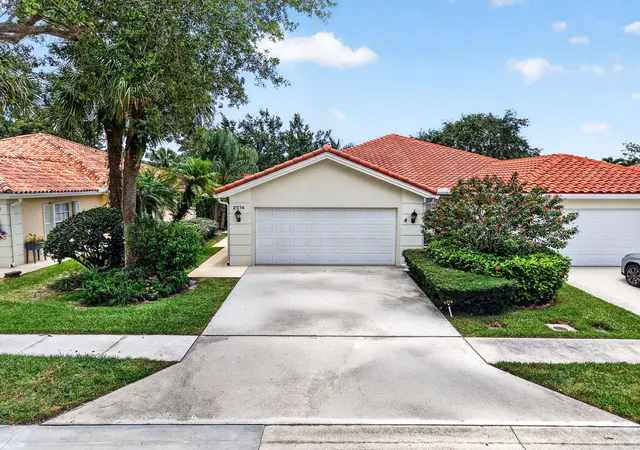 Photo 2 of Sale Pending at 2774 Livingston Ln, West Palm Beach, FL 33411 | MLS# B26044322 | Listing updated on 2026-10-01