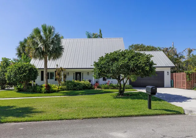 Photo 1 of Single family home for sale at 9200 Se Olympus St, Hobe Sound, FL 33455 | MLS# B26044524 | Listing updated on 2026-09-14