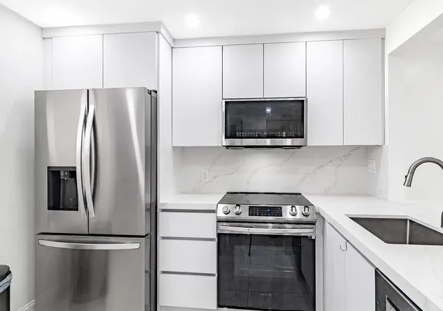 Photo 4 of Condo for sale at 10331 Sunrise Lakes Blvd #302, Sunrise, FL 33322 | MLS# B26044607 | Listing updated on 2026-09-15