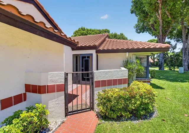 Photo 3 of Single family home for sale at 10546 Beach Palm Ct #B, Boynton Beach, FL 33437 | MLS# B26044855 | Listing updated on 2026-09-14