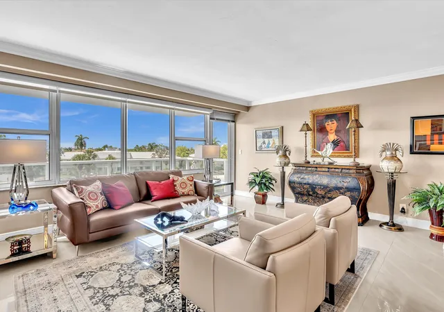 Photo 4 of House for sale at 3300 NE 36th Street #302, Fort Lauderdale, FL 33308 | MLS# B26045086 | Listing updated on 2026-09-16