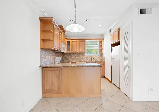 Photo 3 of Condo for sale at 2748 Ne 28th Avenue #20, Lighthouse Point, FL 33064 | MLS# B26045211 | Listing updated on 2026-09-14