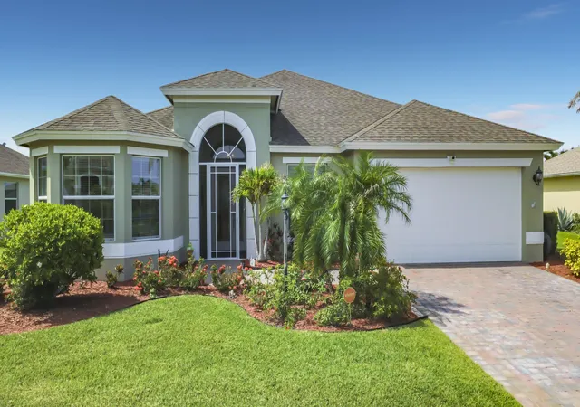 Photo 1 of Sale Pending at 728 Fortunella Cir Sw, Vero Beach, FL 32968 | MLS# B26045636 | Listing updated on 2026-10-02