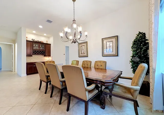 Photo 4 of Sale Pending at 728 Fortunella Cir SW, Vero Beach, FL 32968 | MLS# B26045636 | Listing updated on 2026-10-02