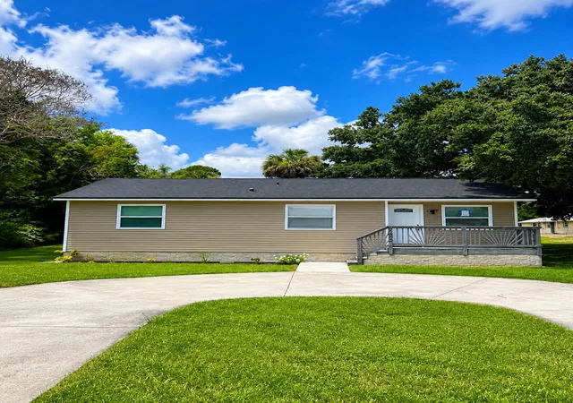 Photo 1 of Single family home for sale at 2405 N 44th Street, Fort Pierce, FL 34946 | MLS# B26045876 | Listing updated on 2026-09-23