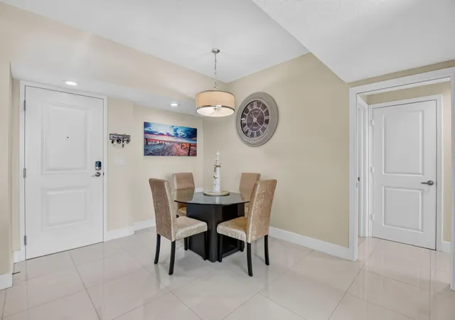 Listing Photo 4 - Condo for sale in building located at 450 N Federal Hwy, Boynton Beach, FL 33435 - Unit #1406