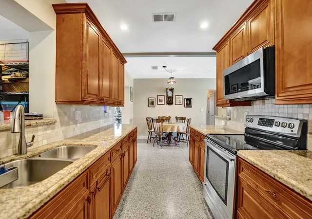 Photo 3 of Single family home for sale at 501 NE 28th Street, Wilton Manors, FL 33334 | MLS# B26046390 | Listing updated on 2026-09-13