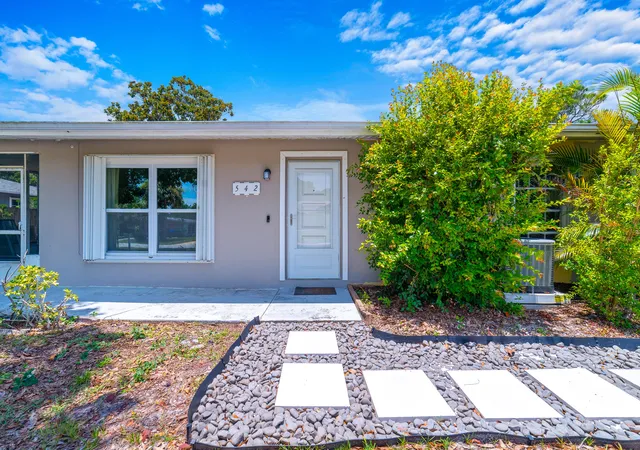 Photo 2 of Single family home for sale at 542 Saunders St, Sebastian, FL 32958 | MLS# B26046430 | Listing updated on 2026-09-14