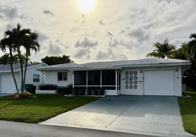 Photo 2 of Single family home for sale at 4927 Nw 47th Terrace, Tamarac, FL 33319 | MLS# B26046460 | Listing updated on 2026-09-23