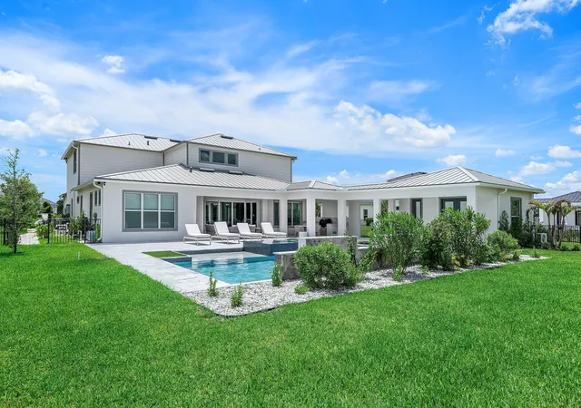 Photo 3 of Mansion for sale at 20020 Se Bridgewater Dr, Jupiter, FL 33458 | MLS# B26046544 | Listing updated on 2026-09-16