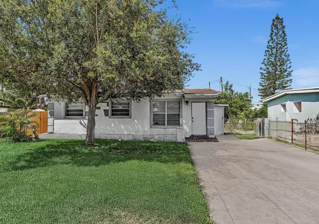 Photo 1 of Sale Pending at 2743 Nw 2nd Street, Boynton Beach, FL 33435 | MLS# B26046655 | Listing updated on 2026-09-16