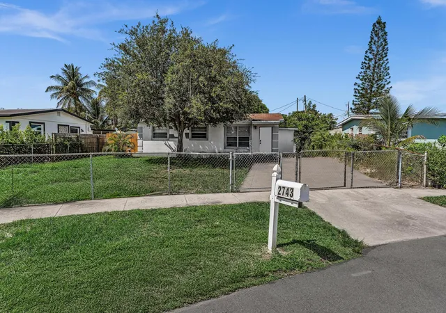 Photo 2 of Sale Pending at 2743 Nw 2nd Street, Boynton Beach, FL 33435 | MLS# B26046655 | Listing updated on 2026-09-16