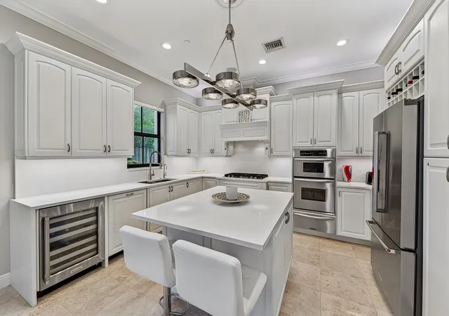 Photo 4 of Townhouse for sale at 31 SE 10th Avenue, Fort Lauderdale, FL 33301 | MLS# B26046775 | Listing updated on 2026-09-13