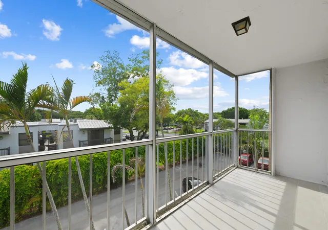 Photo 4 of Condo for sale at 483 N Pine Is Rd #C304, Plantation, FL 33324 | MLS# B26046840 | Listing updated on 2026-09-14