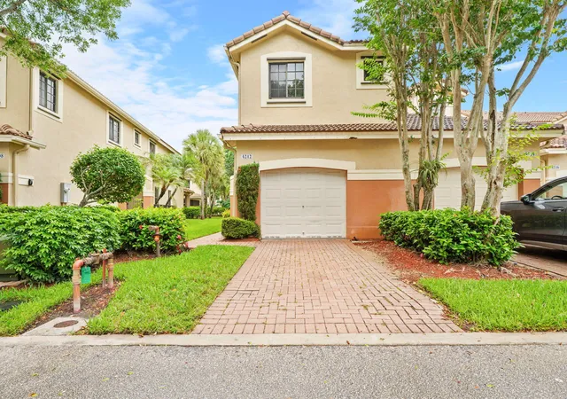 Photo 1 of Sale Pending at 4212 Vineyard Cir, Weston, FL 33332 | MLS# B26047041 | Listing updated on 2026-09-13