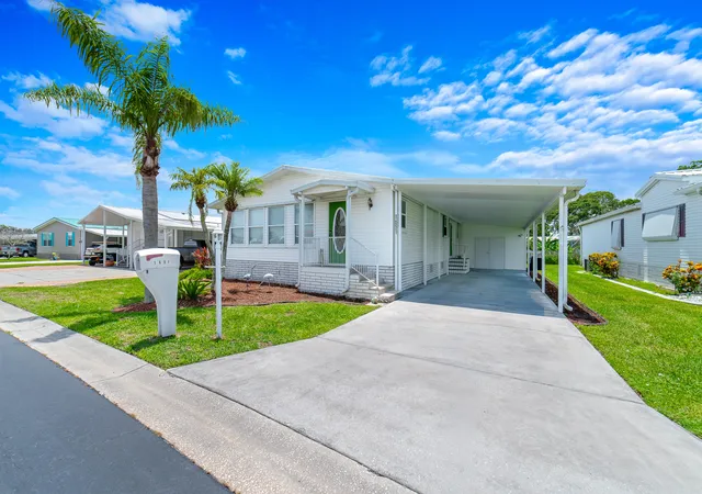 Manufactured home for sale at 1651 SW 35th Circle, Okeechobee, FL 34974 | MLS# B26047149