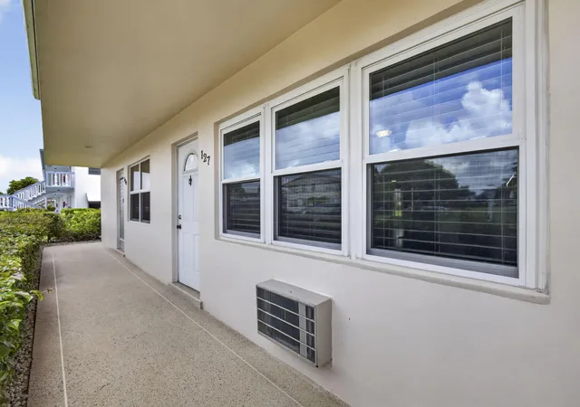 Photo 3 of Condo for sale at 127 Chatham F, West Palm Beach, FL 33417 | MLS# B26047247 | Listing updated on 2026-10-07