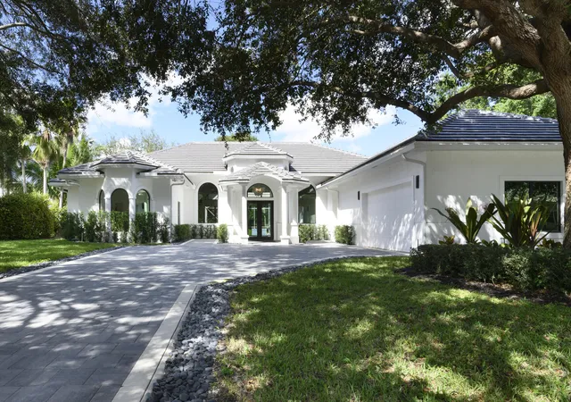 Single family home for sale at 2557 Seminole Cir, West Palm Beach, FL 33409 | MLS# B26047570