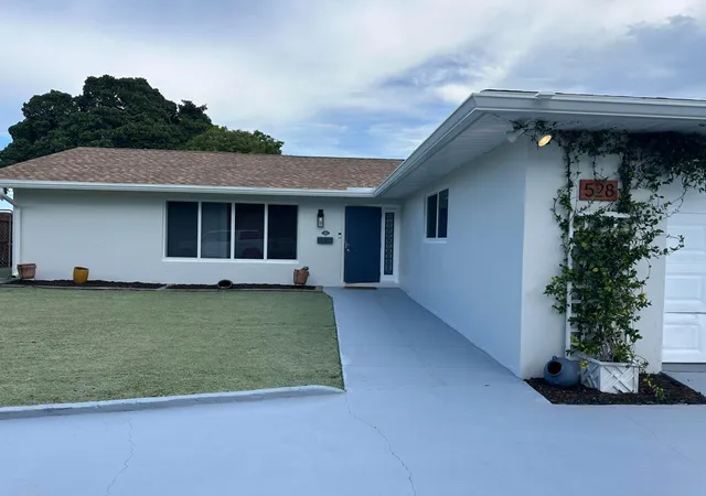 Single family home for sale at 528 Date Palm Dr, West Palm Beach, FL 33403 | MLS# B26047694