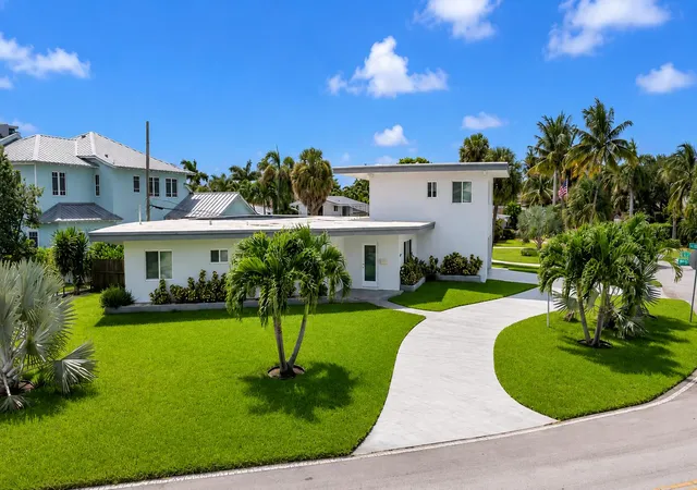 Photo 2 of Single family home for sale at 2812 Ne 27th Street, Lighthouse Point, FL 33064 | MLS# B26047814 | Listing updated on 2026-09-13