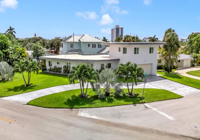 Photo 4 of Single family home for sale at 2812 NE 27th Street, Lighthouse Point, FL 33064 | MLS# B26047814 | Listing updated on 2026-09-13