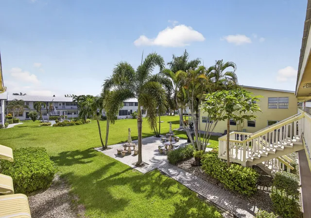 Photo 2 of Condo for sale at 111 Sheffield E, West Palm Beach, FL 33417 | MLS# B26047888 | Listing updated on 2026-09-15