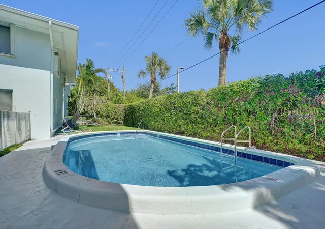 Photo 3 of Condo for sale at 2050 Ne 39th Street #101, Fort Lauderdale, FL 33308 | MLS# B26047952 | Listing updated on 2026-09-16