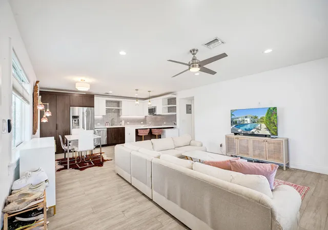 Photo 4 of Condo for sale at 2050 NE 39th Street #101, Fort Lauderdale, FL 33308 | MLS# B26047952 | Listing updated on 2026-09-16