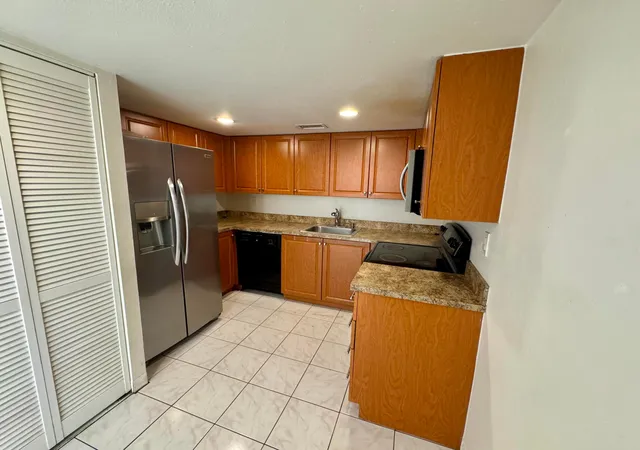 Photo 3 of Townhouse for sale at 8028 Sw 17th Place, Davie, FL 33324 | MLS# B26048152 | Listing updated on 2026-09-15