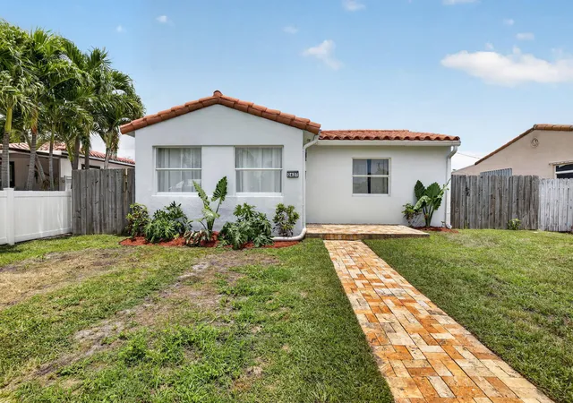 Single family home for sale at 2427 Harding St, Hollywood, FL 33020 | MLS# B26048309 | Listing updated on 2026-09-28