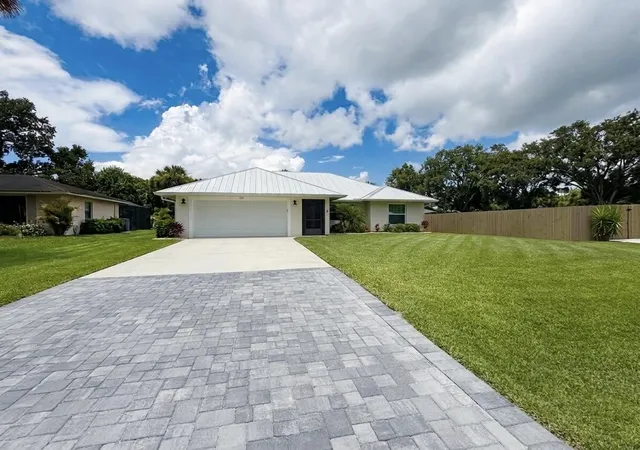 Sale Pending at 1133 37th Avenue SW, Vero Beach, FL 32968 | MLS# B26048523 | Listing updated on 2026-10-07