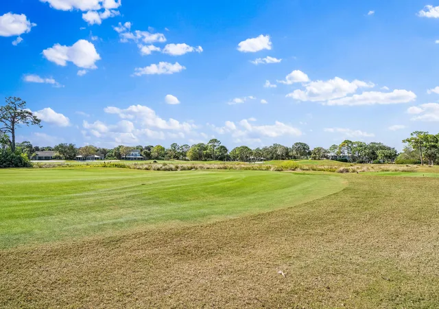Photo 3 of Single family home for sale at 747 Hampton Woods Ln Sw, Vero Beach, FL 32962 | MLS# B26048554 | Listing updated on 2026-09-25