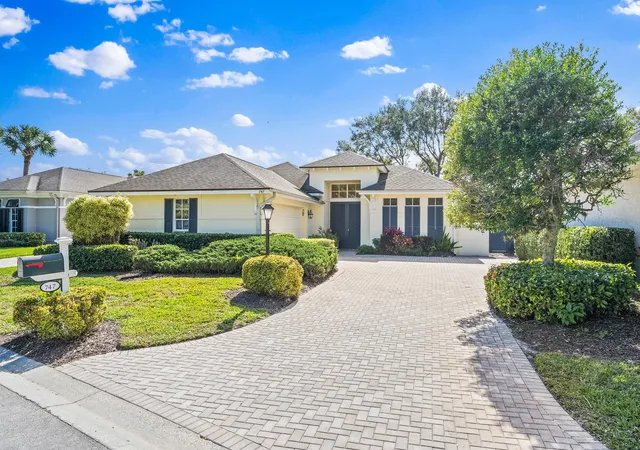 Photo 3 of Single family home for sale at 747 Hampton Woods Ln SW, Vero Beach, FL 32962 | MLS# B26048554 | Listing updated on 2026-09-25