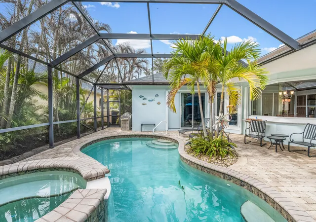 Photo 3 of Single family home for sale at 224 Oak Hammock Cir Sw, Vero Beach, FL 32962 | MLS# B26048671 | Listing updated on 2026-09-23