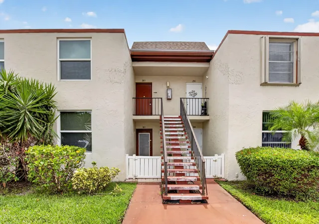 Photo 2 of Condo for sale at 11 Willowbrook Ln #204, Delray Beach, FL 33446 | MLS# B26048892 | Listing updated on 2026-09-14