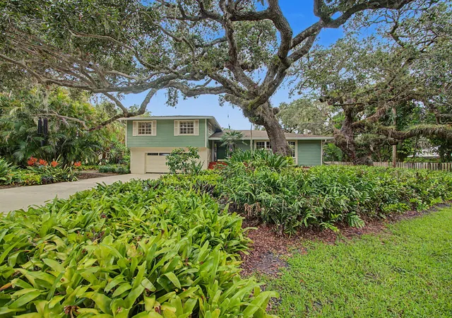 Photo 2 of Single family home for sale at 14 Emarita Way, Stuart, FL 34996 | MLS# B26049013 | Listing updated on 2026-09-14