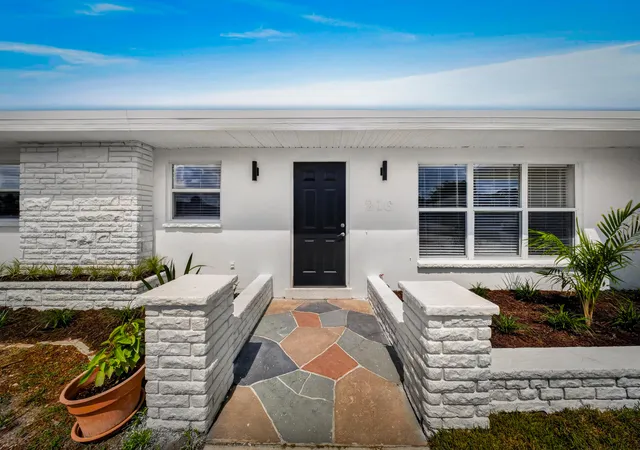 Photo 1 of Single family home for sale at 216 W Arbor Ave, Port Saint Lucie, FL 34952 | MLS# B26049376 | Listing updated on 2026-09-24