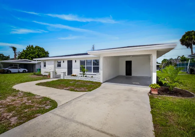 Photo 3 of Single family home for sale at 216 W Arbor Ave, Port Saint Lucie, FL 34952 | MLS# B26049376 | Listing updated on 2026-09-24