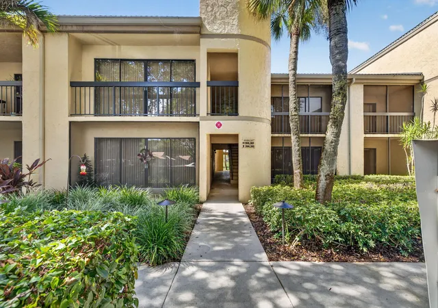 Photo 4 of Condo for sale at 9460 Meadowood Dr #104, Fort Pierce, FL 34951 | MLS# B26049537 | Listing updated on 2026-09-26