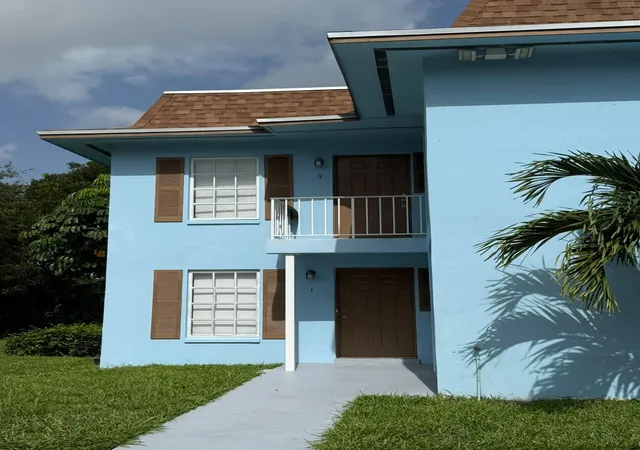 Listing Photo 5 - Condo for sale in building located at 4951 Wedgewood Wy, West Palm Beach, FL 33417 - Unit #5